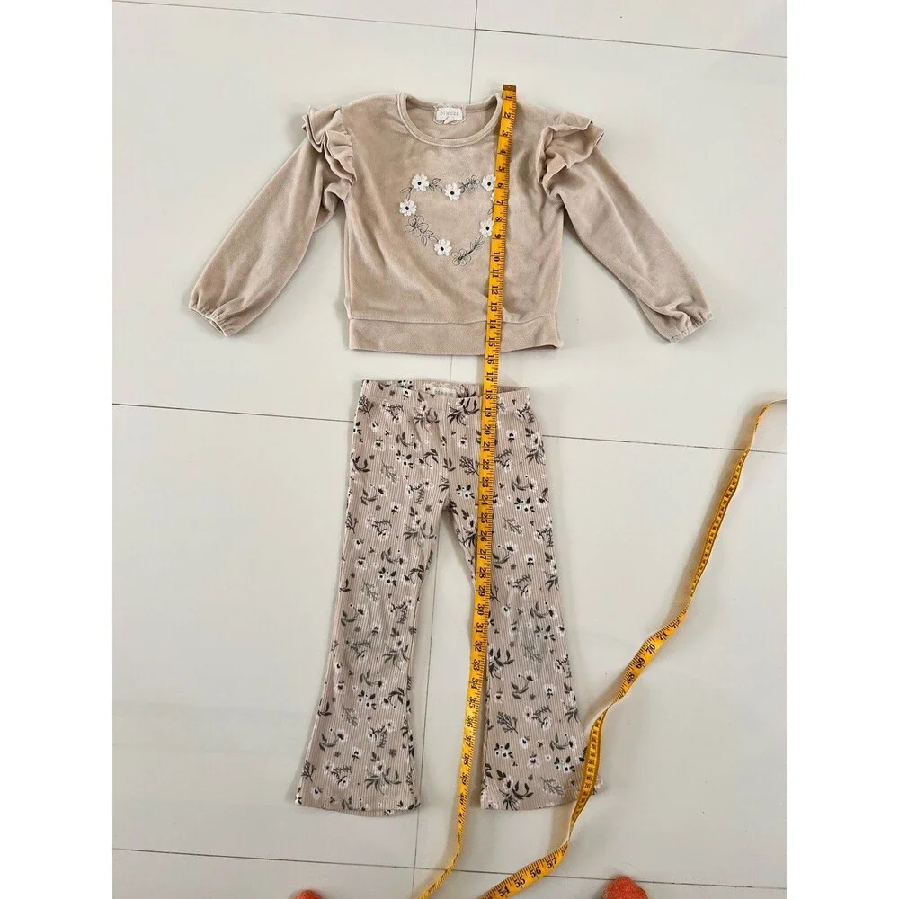 bTween Girls 2-Piece Outfit Set Velour Top & Flare Pants Size 5  • Brand: bTween - Picture 10 of 13